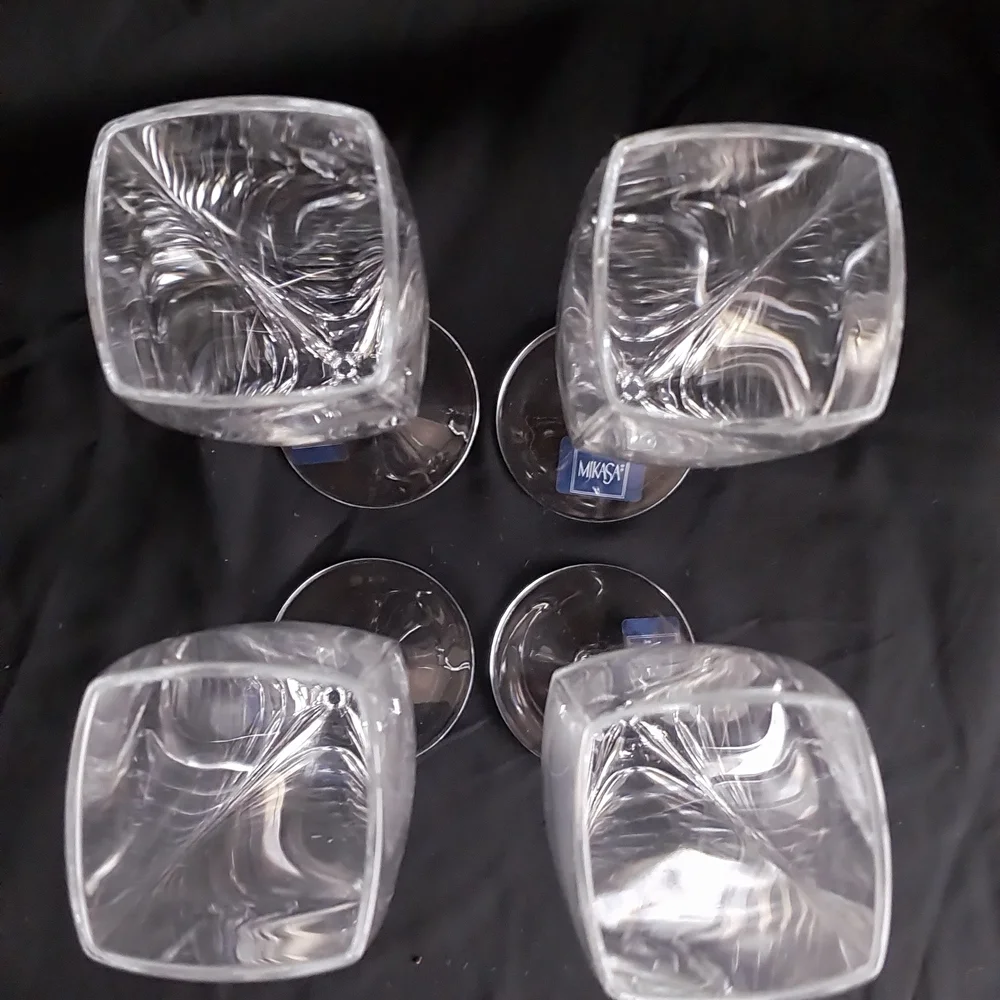 Mikasa Crystal Champagne Flutes Set Of 4 - Picture 2 of 5
